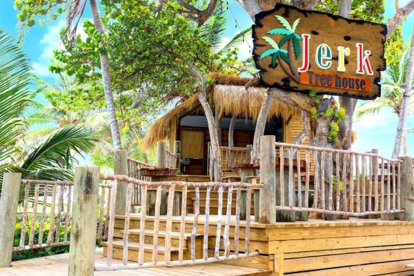 Coconut Bay Resort & Spa - The Jerk Treehouse